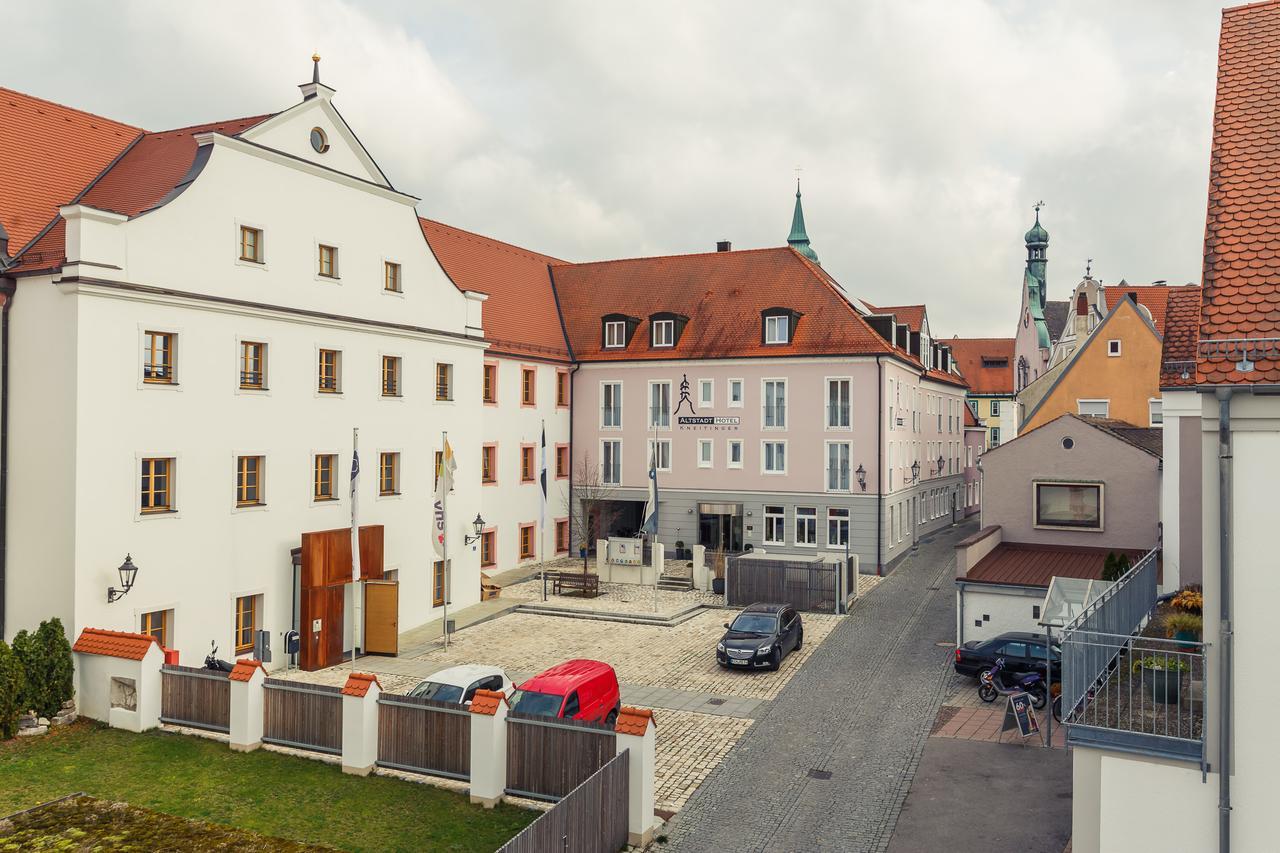 Altstadthotel Kneitinger, Абенсберг Экстерьер фото